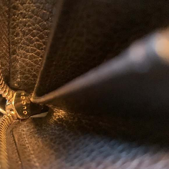 Genuine GUCCI Tri- fold Wallet, chocolate Brown, with two inside section. - Picture 7 of 16